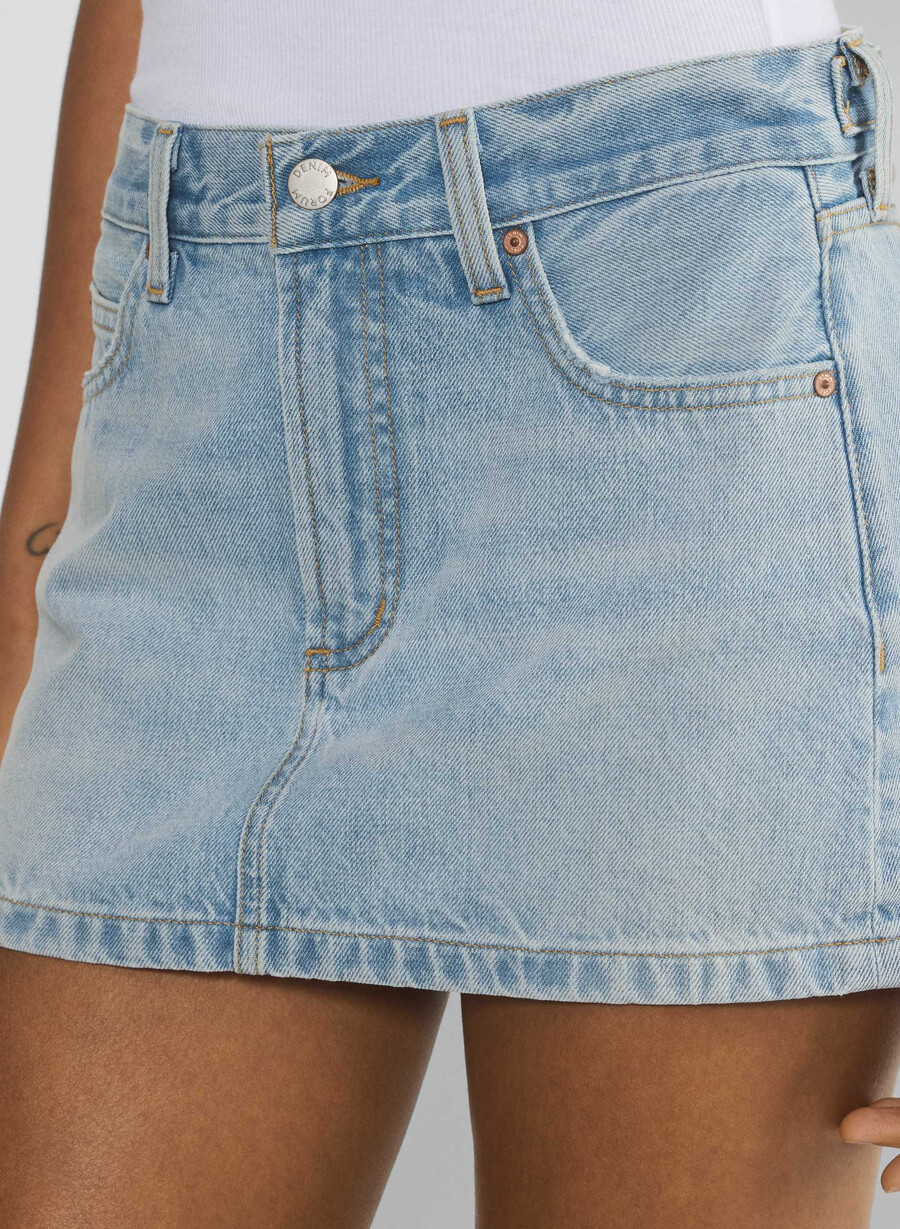 denim forum 90-talets vintage mikrojeanskjol here comes the sn bl