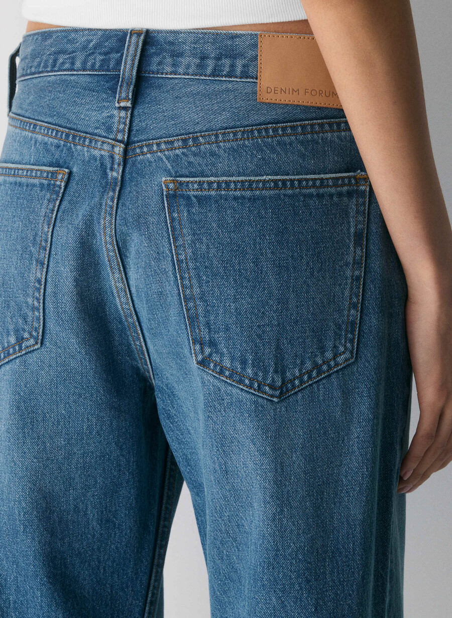 denim forum 90-tals vintagejeans med låg midja och manschett 5 år kiss n tell svart