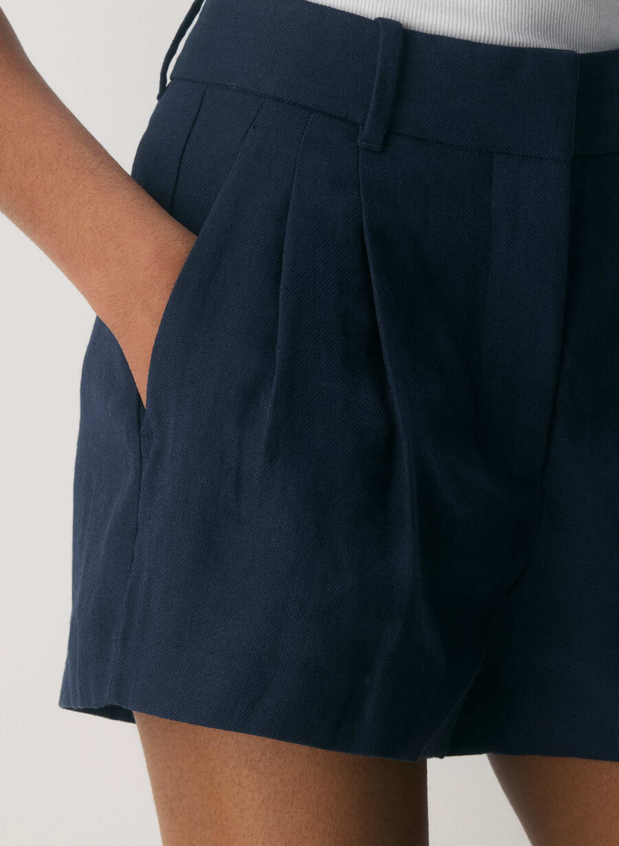 the effortless short mini - linne admiral