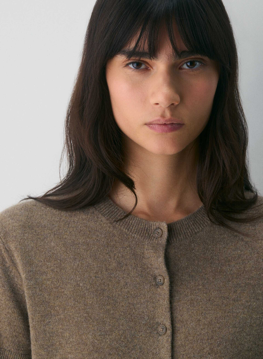 bare cashmere kortärmad cardigan ljunggrön folio brun