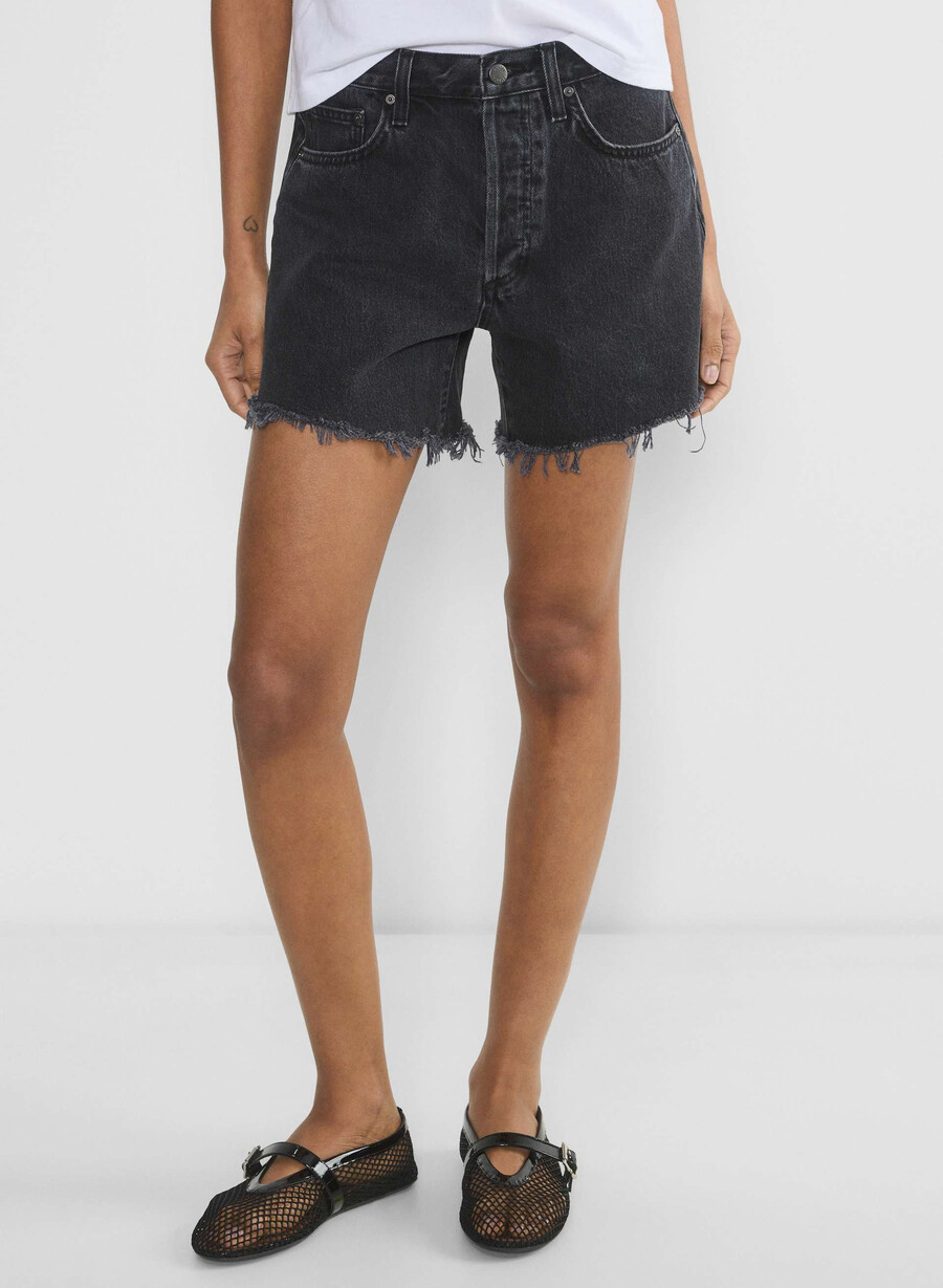 denim forum ex-pojkvännen mid thigh short svart eyeliner