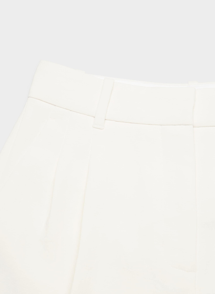 the effortless short mid-thigh - crepette ljus bjÖrk