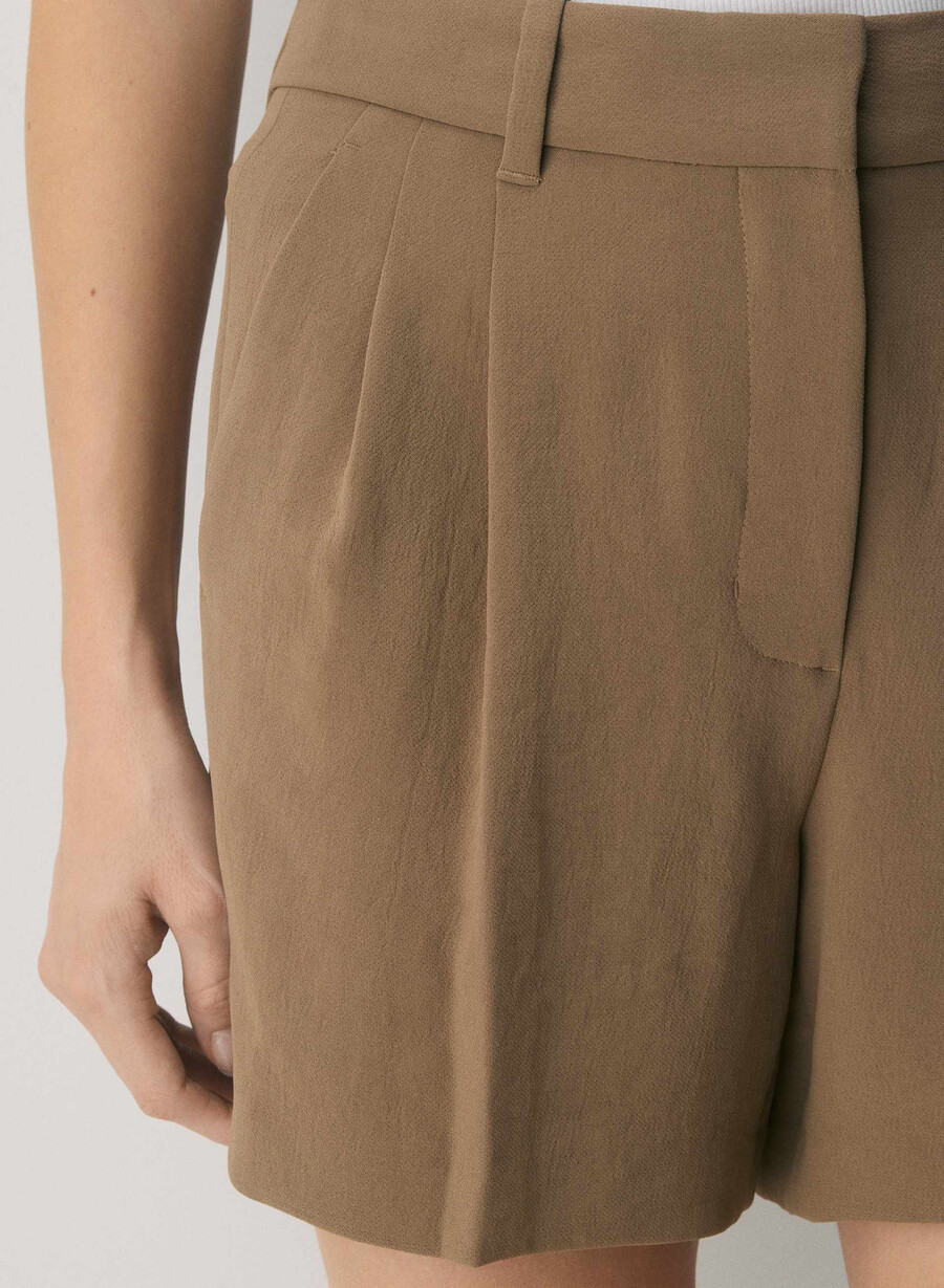 the effortless short mid-thigh - crepette folio brun