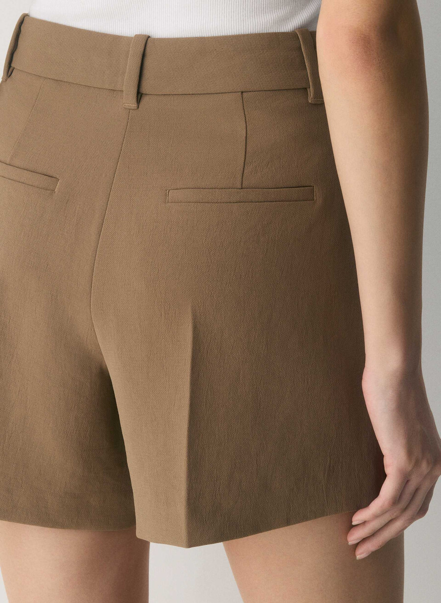 the effortless short mid-thigh - crepette folio brun