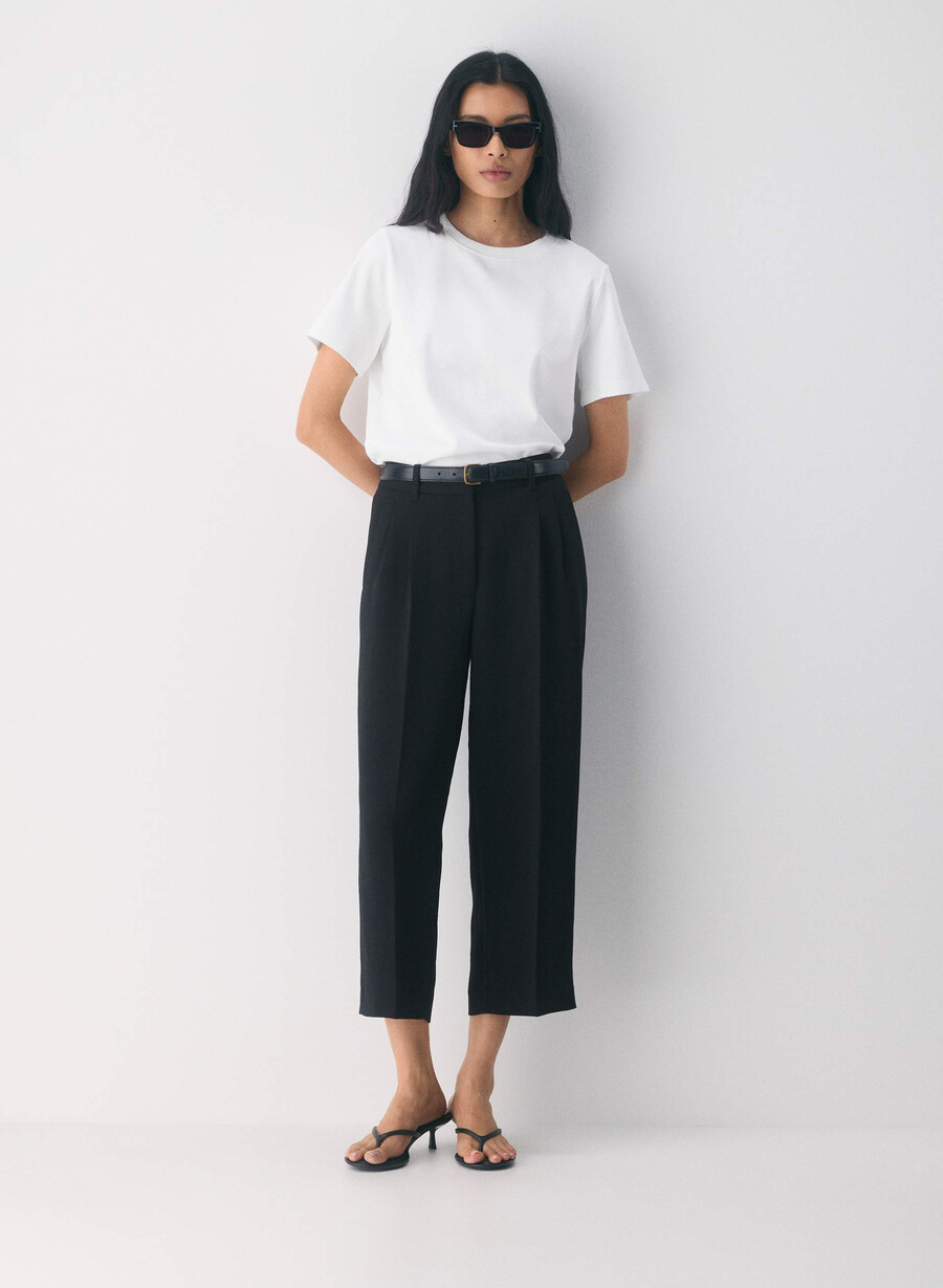 the effortless pant cropped - crepette svart