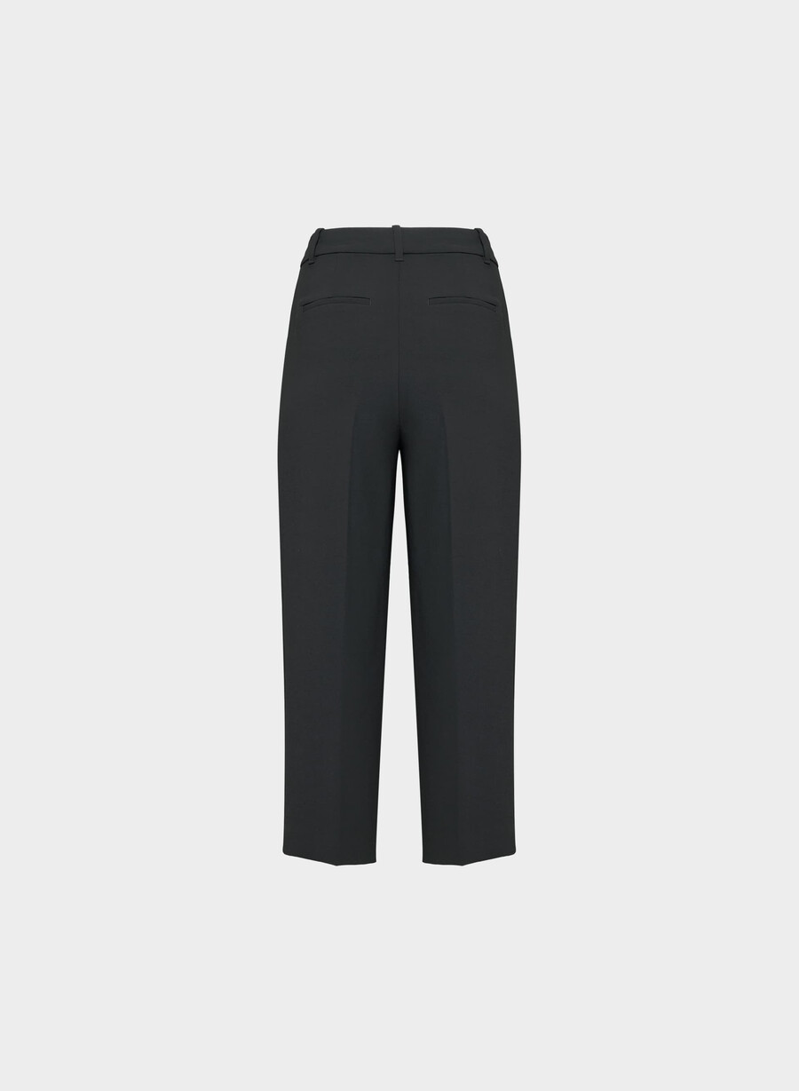 the effortless pant cropped - crepette svart