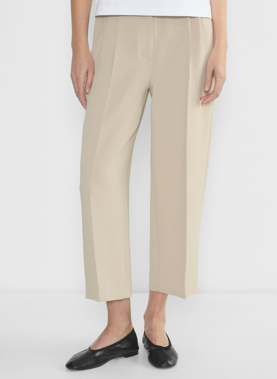 the effortless pant cropped - crepette marcona beige