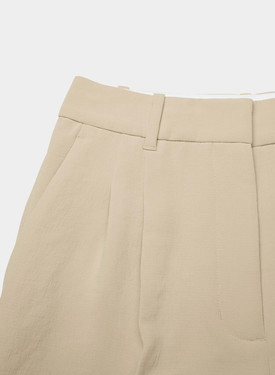 the effortless pant cropped - crepette marcona beige