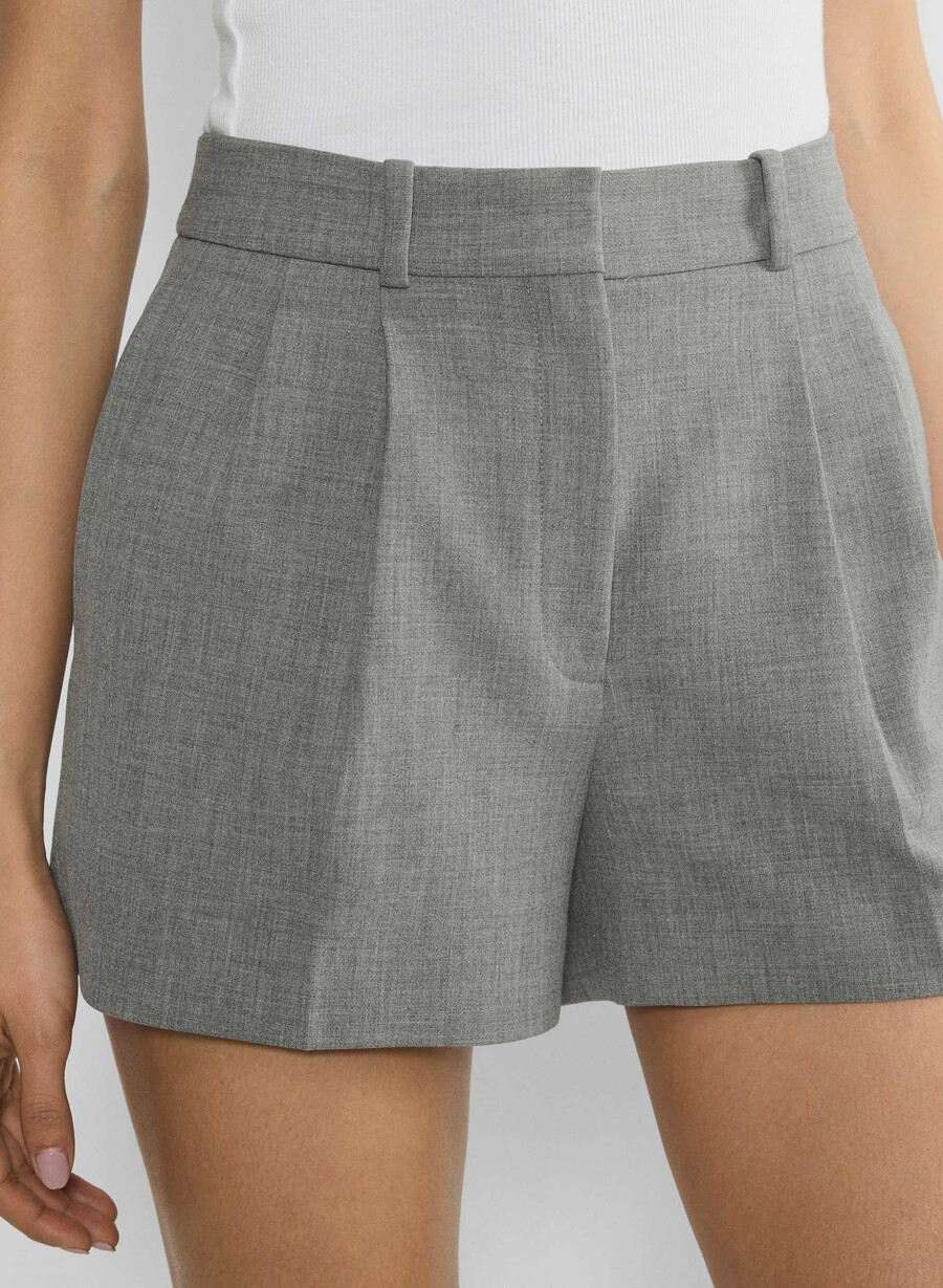 plisserade minishorts - reessential mÖrkgrÅ ljuvig