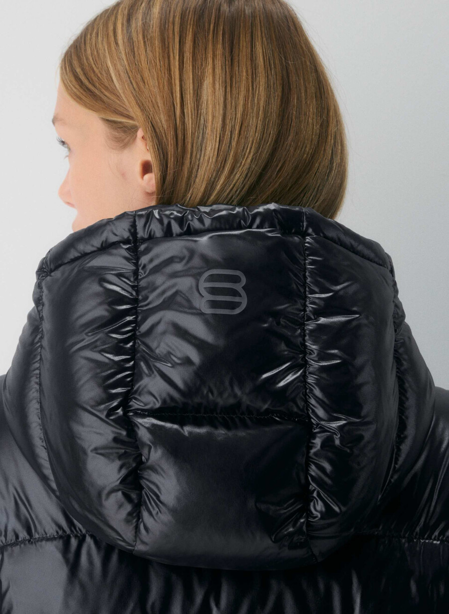 supersnug puff lång - högblank svart