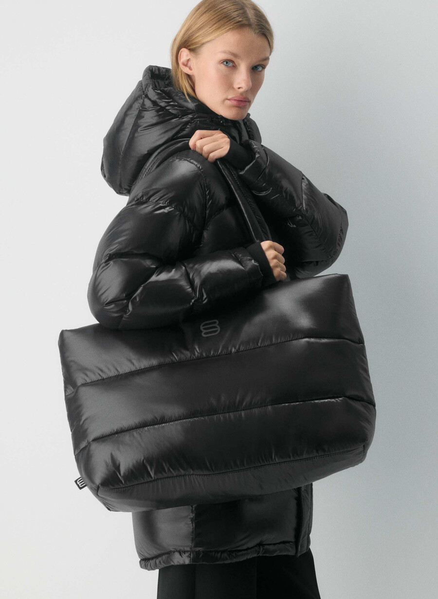 super puff-tygväska - högblank svart