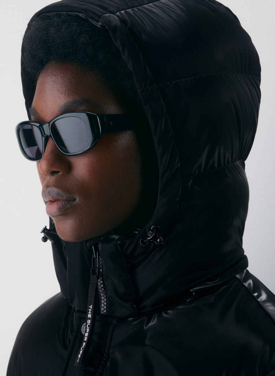 super puff liquid shine black