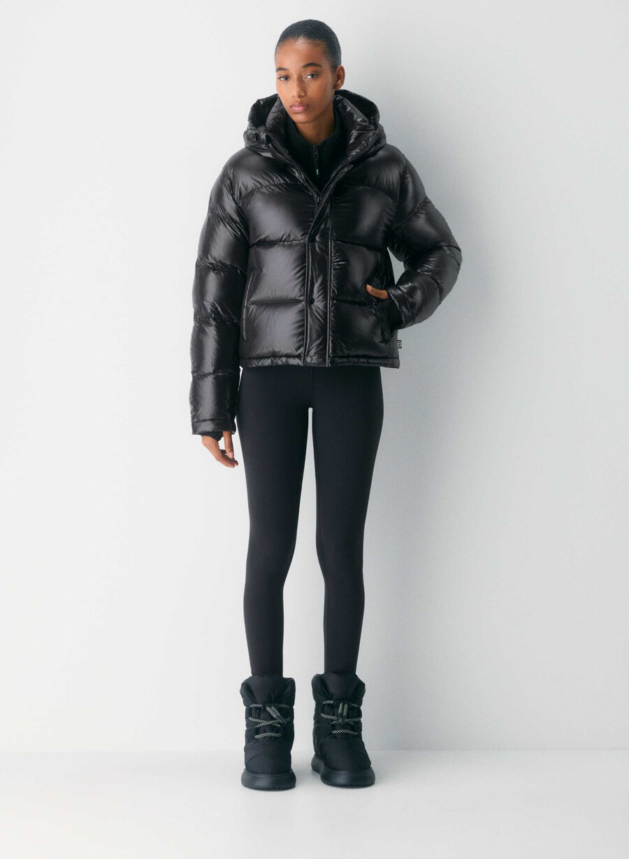 the super puff shorty - högblank svart