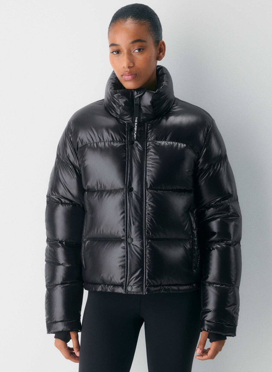 the super puff shorty - högblank svart