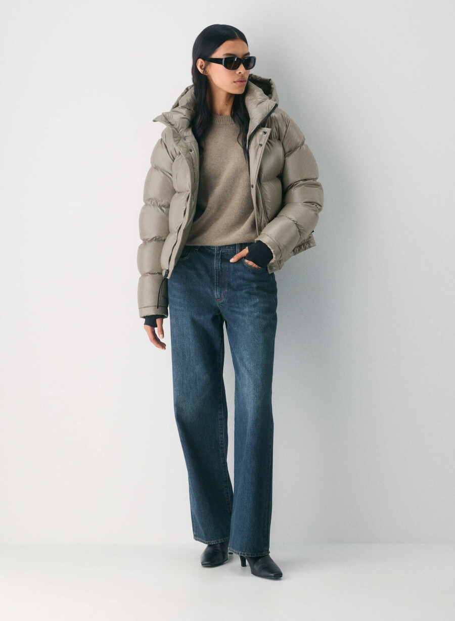 the super puff shorty - högblank modern taupe