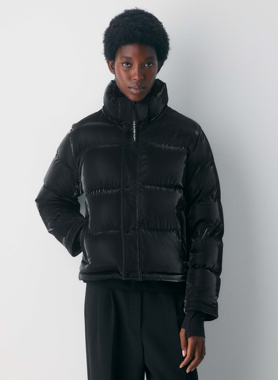 super puff shorty - flytande glans svart