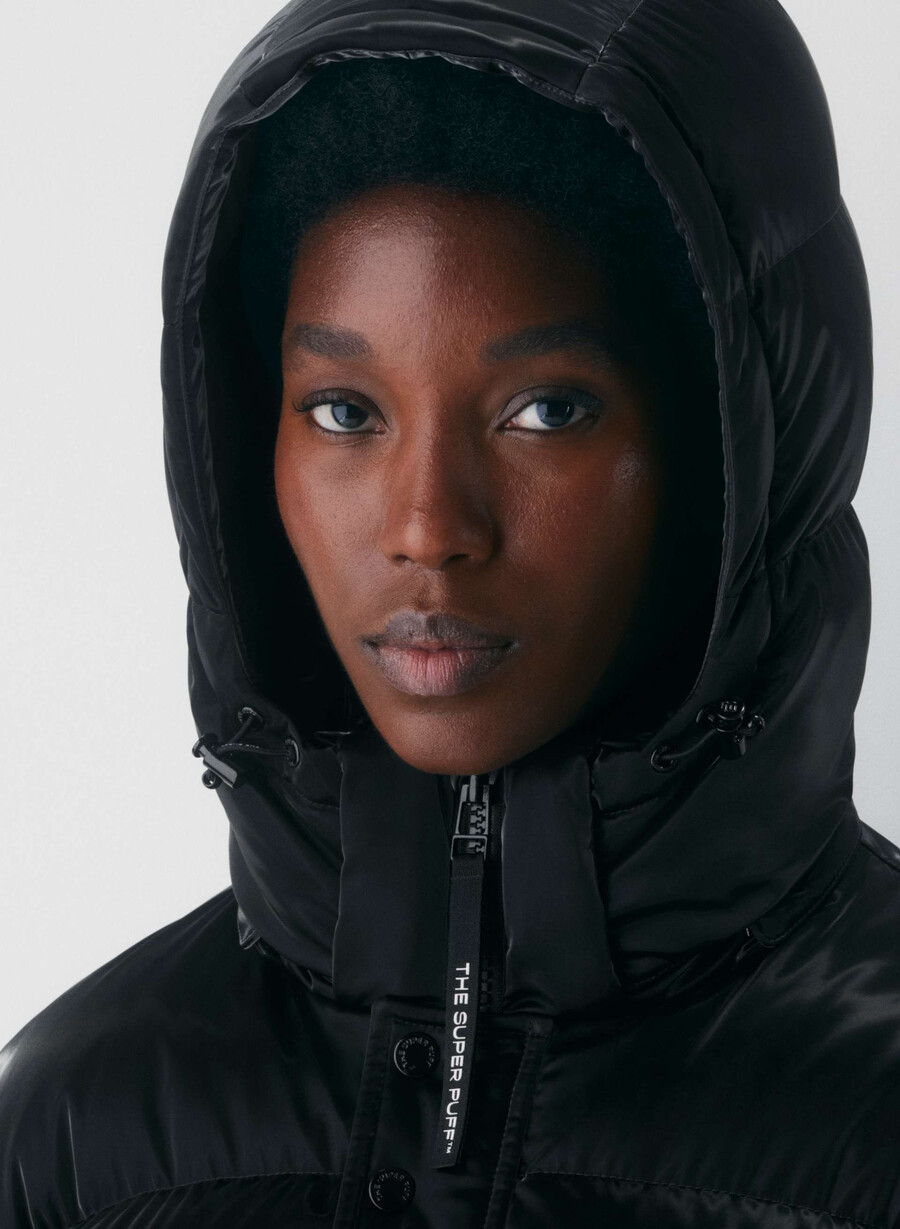 super puff shorty - flytande glans svart