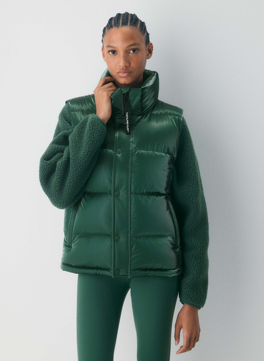 super puff-västen - liquid shine campus green