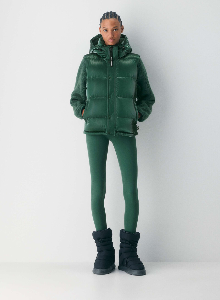super puff-västen - liquid shine campus green