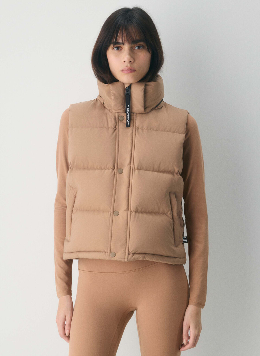 super puff shorty vest - climatte chokladmousse