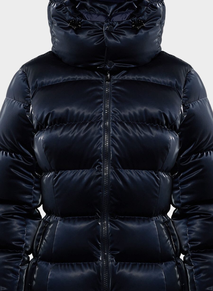 supersnug puff - flytande glans admiral