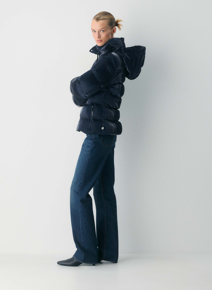 supersnug puff - flytande glans admiral