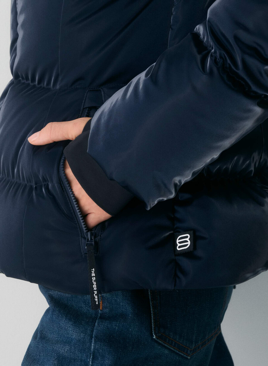 supersnug puff - flytande glans admiral