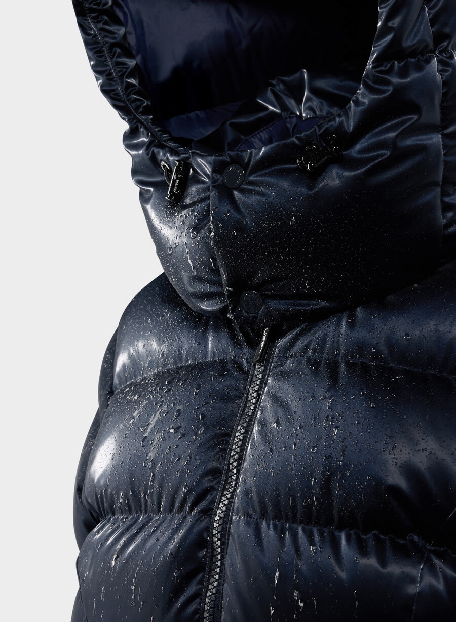 supersnug puff - flytande glans admiral