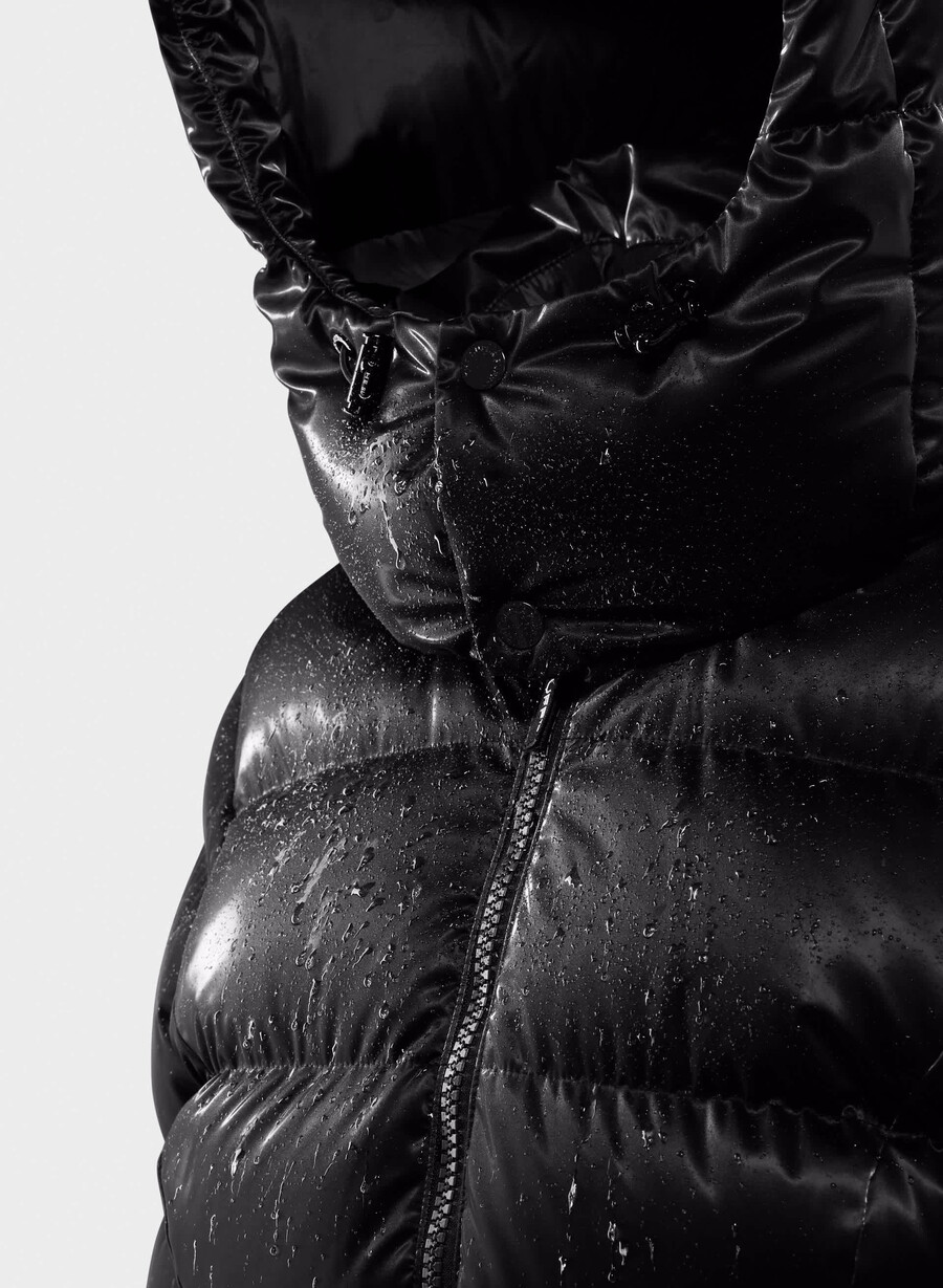 supersnug puff - flytande glans svart